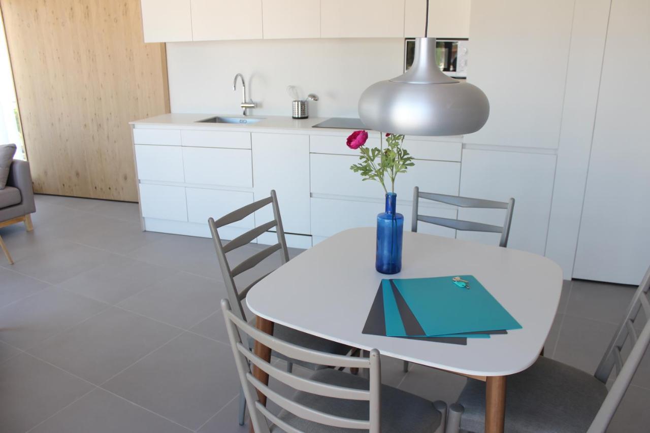 Beautiful Loft, Huge Sunny Terrace, View Over The Beach And Sea Roses Eksteriør bilde