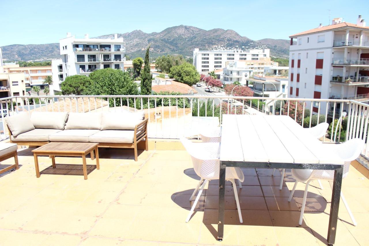 Beautiful Loft, Huge Sunny Terrace, View Over The Beach And Sea Roses Eksteriør bilde