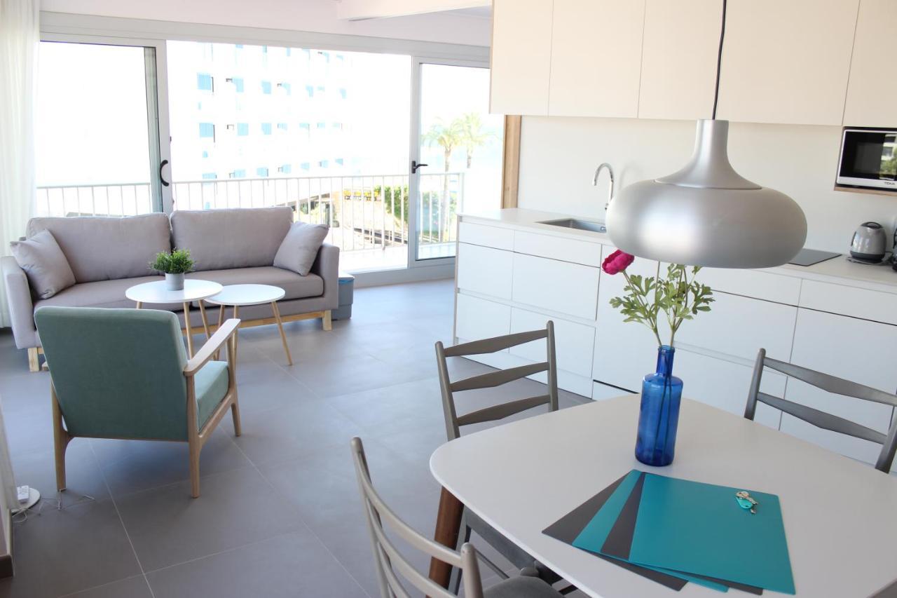 Beautiful Loft, Huge Sunny Terrace, View Over The Beach And Sea Roses Eksteriør bilde