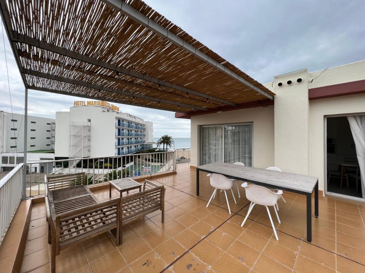 Beautiful Loft, Huge Sunny Terrace, View Over The Beach And Sea Roses Eksteriør bilde
