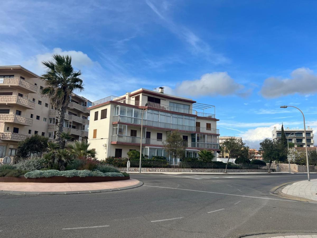 Beautiful Loft, Huge Sunny Terrace, View Over The Beach And Sea Roses Eksteriør bilde
